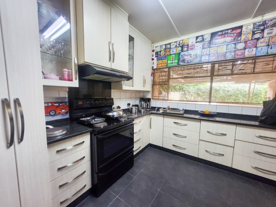 4 Bedroom Property for Sale in Flamwood North West